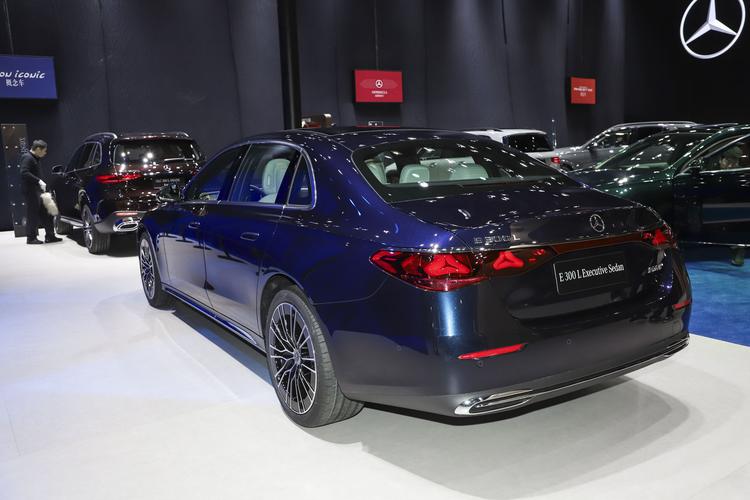 Фото машины 200