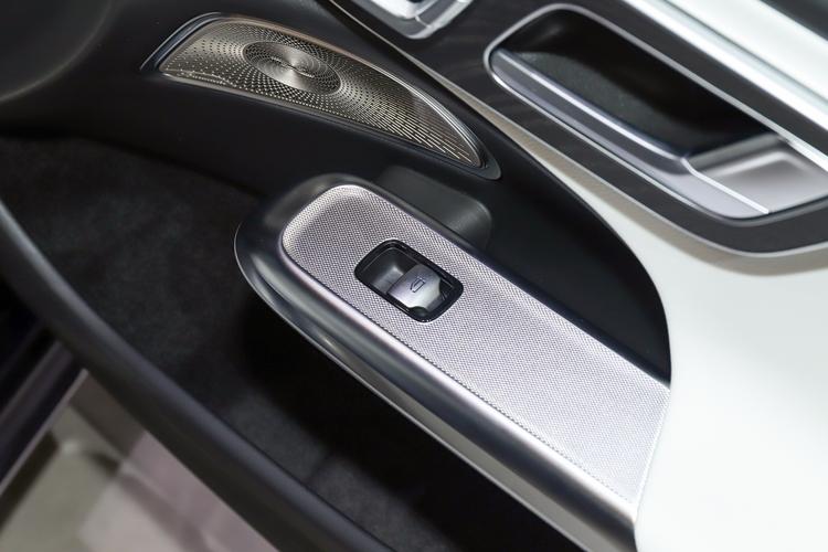 Фото машины 300