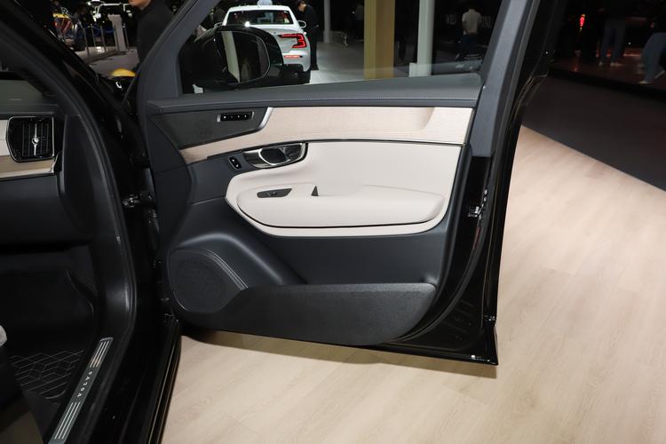 Фото машины 182