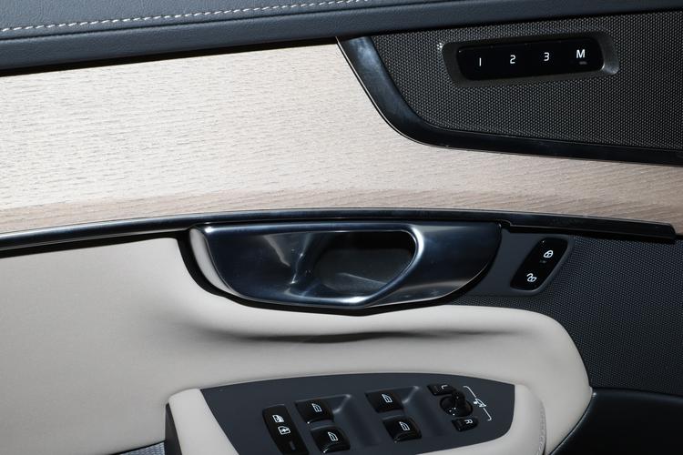 Фото машины 209