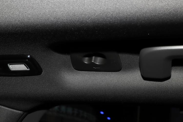 Фото машины 300