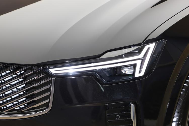 Фото машины 240