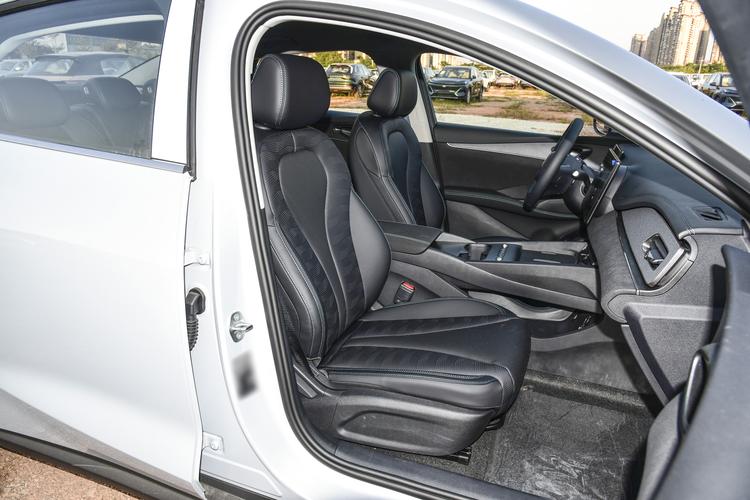 Фото машины 300