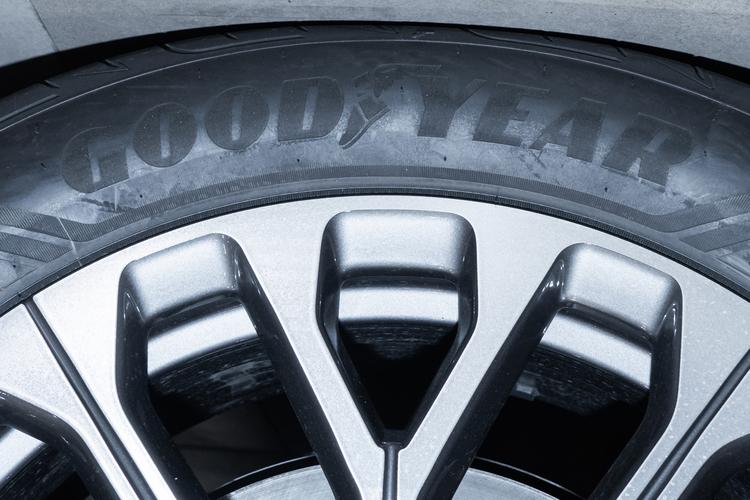 Фото машины 208