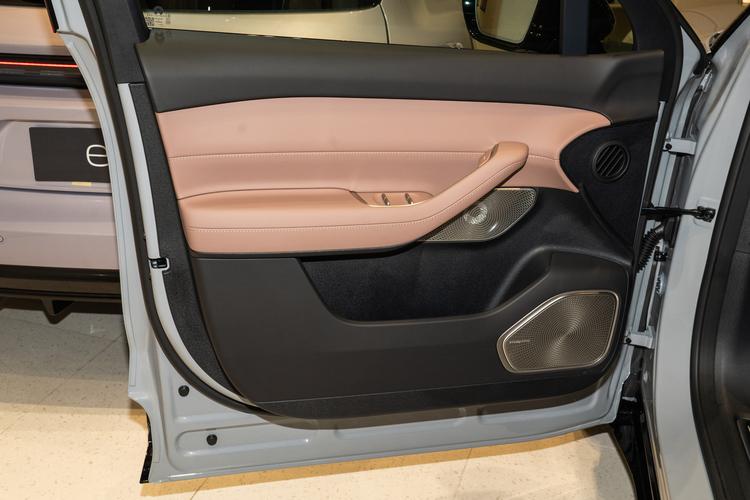 Фото машины 320