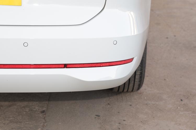 Фото машины 200