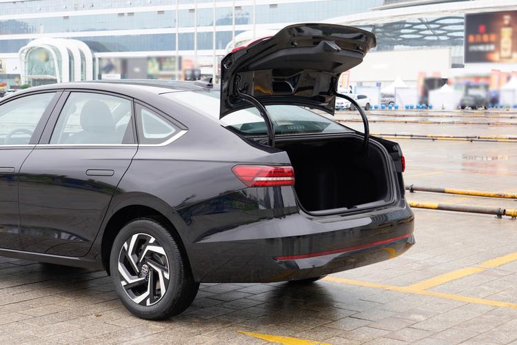 Фото машины 308