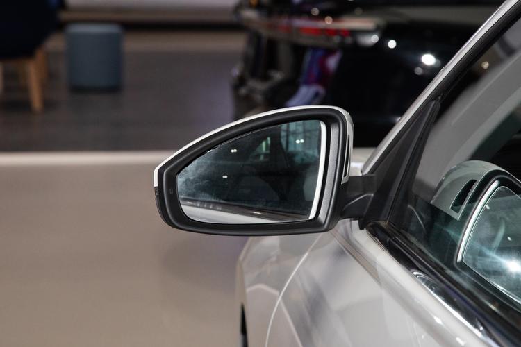 Фото машины 77