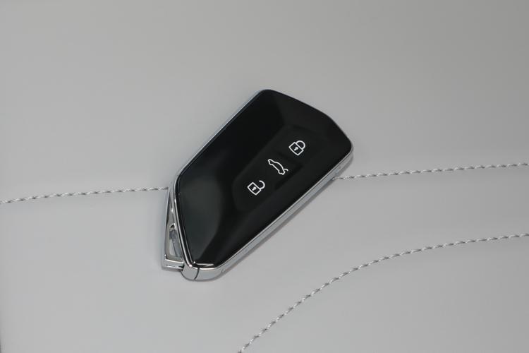 Фото машины 200