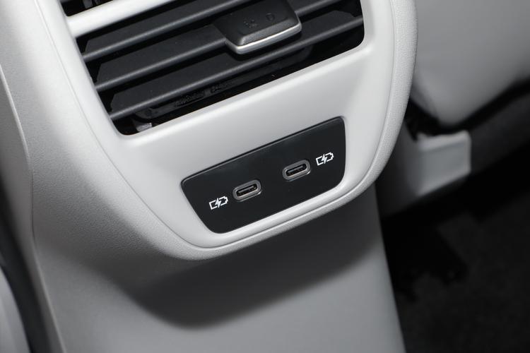 Фото машины 300