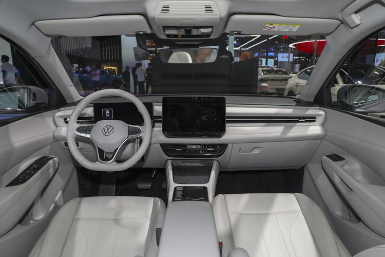 Фото машины 200