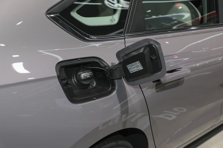 Фото машины 216