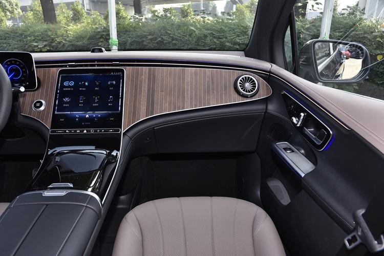 Фото машины 180