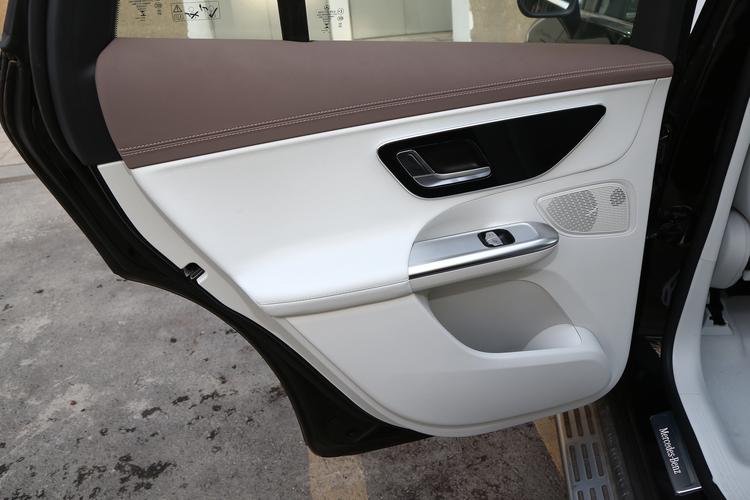 Фото машины 200