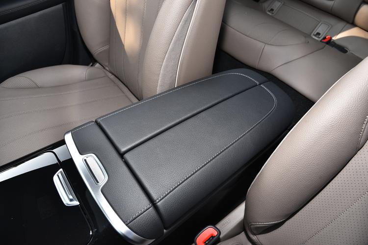 Фото машины 208