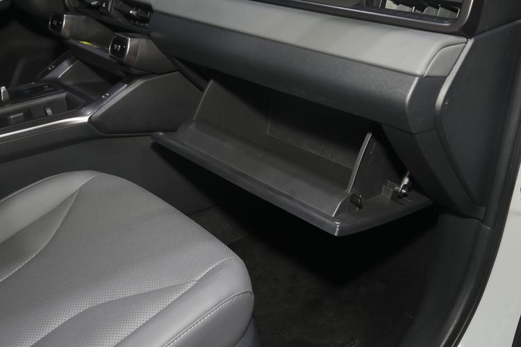 Фото машины 208