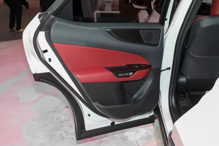 Фото машины 76