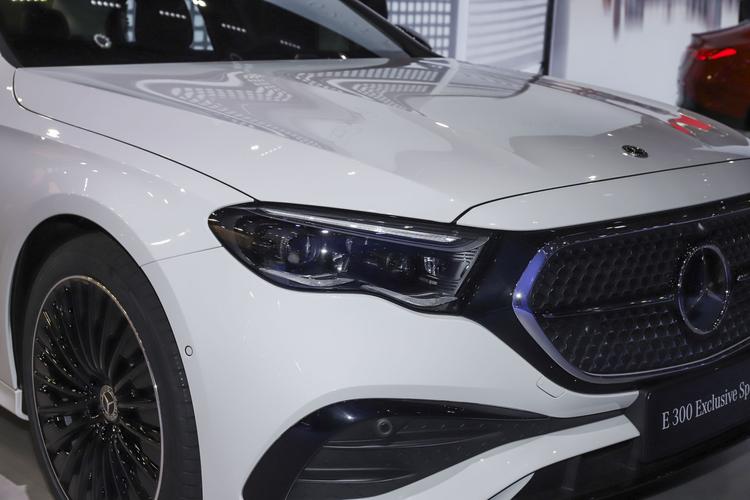 Фото машины 76