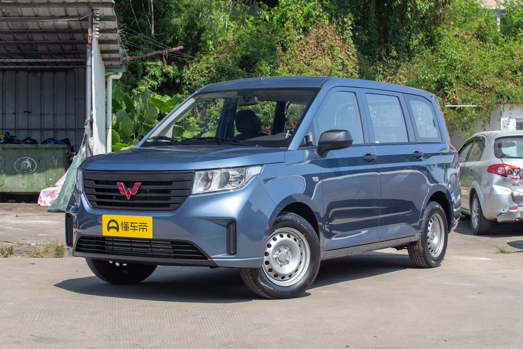 1.5T manual standard type 7 seats