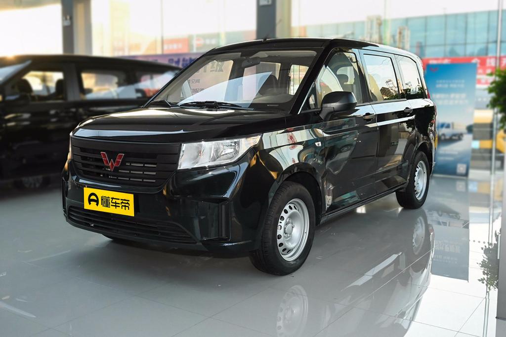 1.5L manual standard type 8 seats