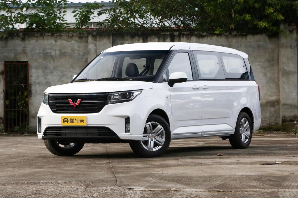1.5T manual luxury operating vehicle