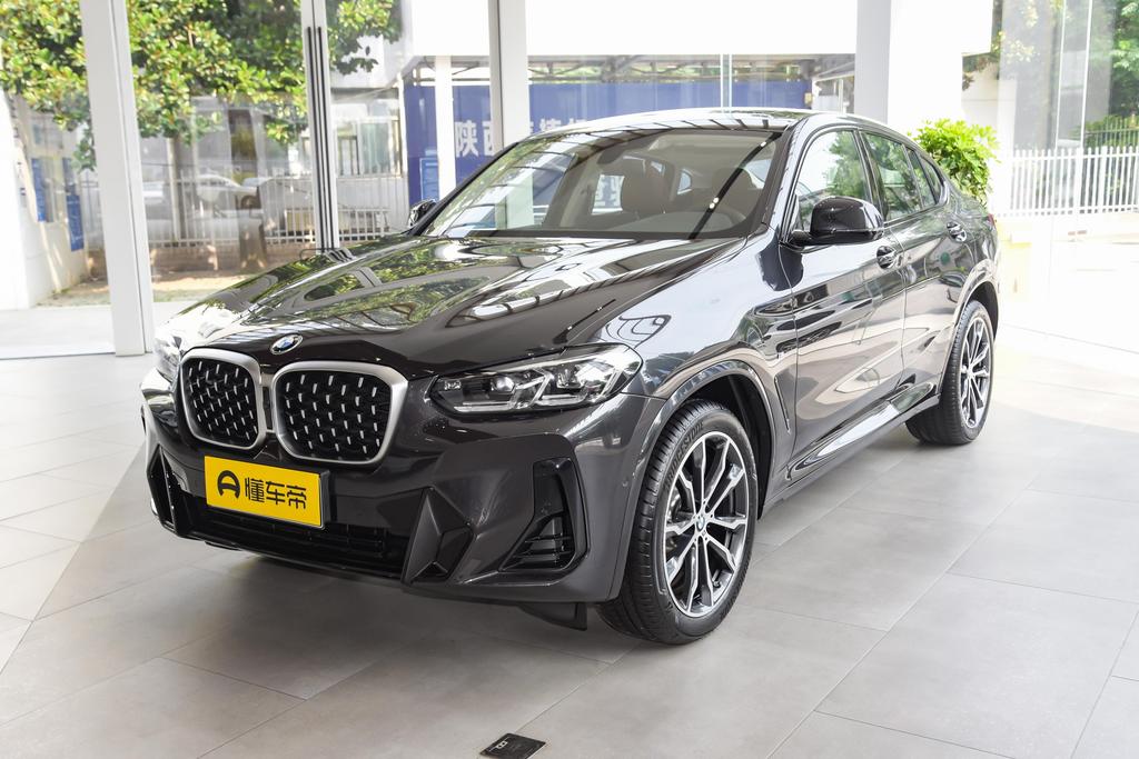 xDrive 30i M sports suit