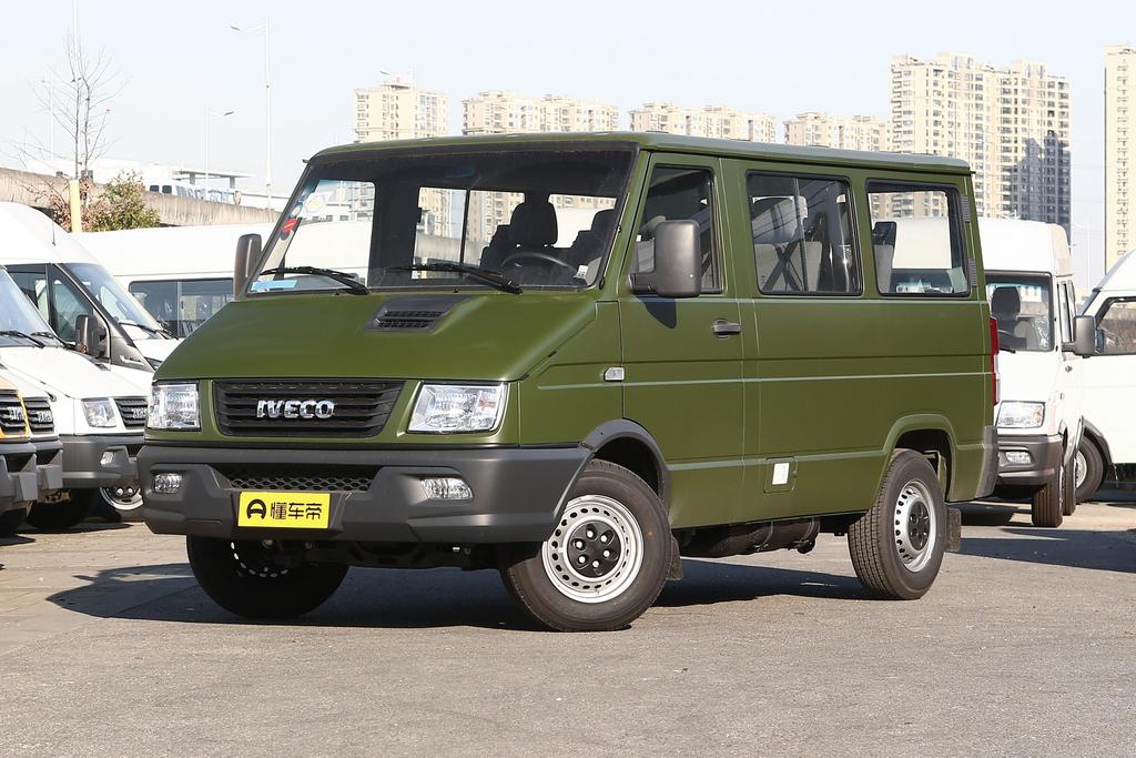2.5T A35 M1 passenger car 5-9 seats short axle low top single tire manual door