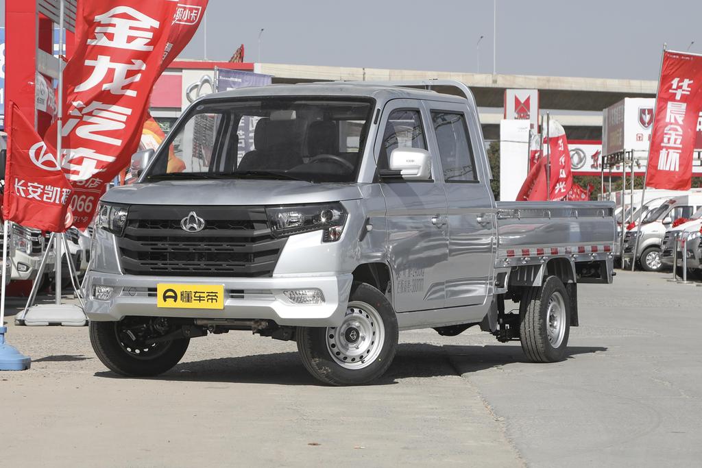 1.6L comfortable air-conditioned double-row standard car DAM16KR