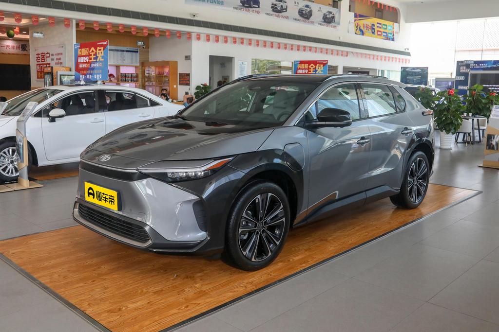 Four-wheel drive high-performance premium edition