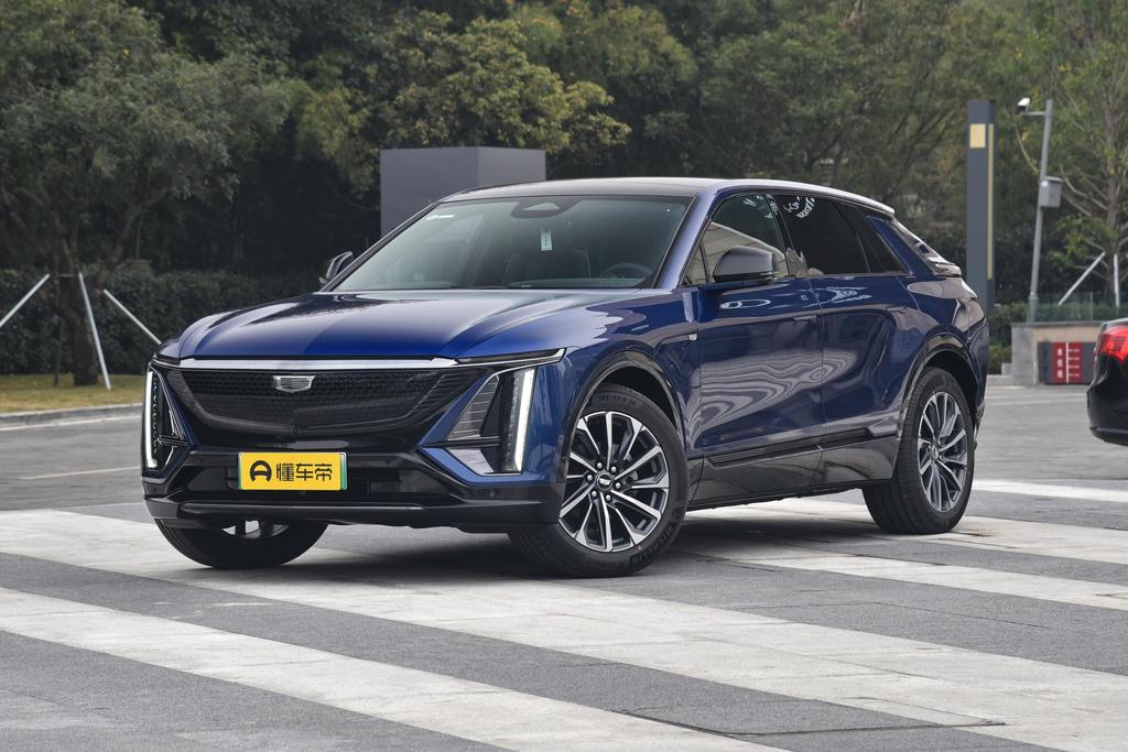 Four-wheel drive high-performance premium edition