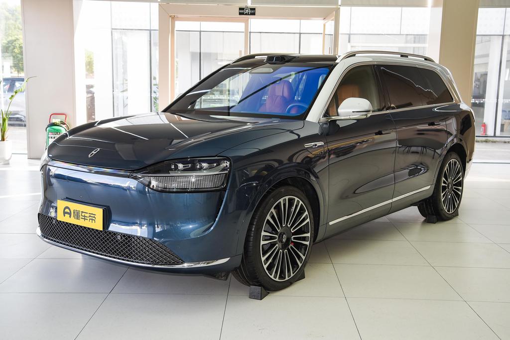 Pure electric Ultra six-seater version