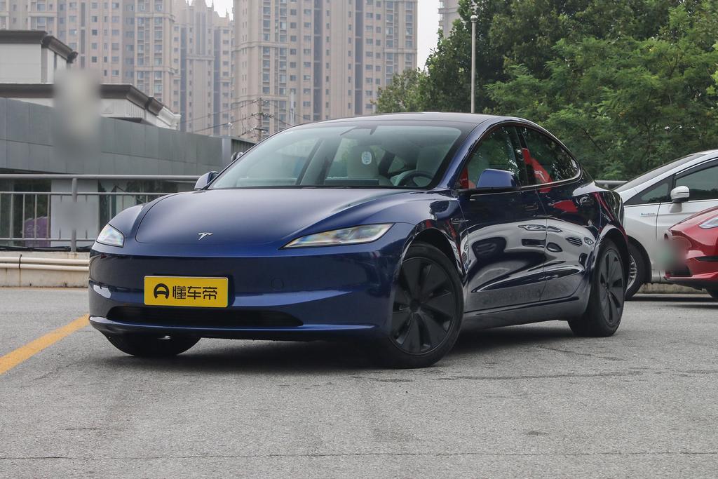 Long battery life all-wheel drive version