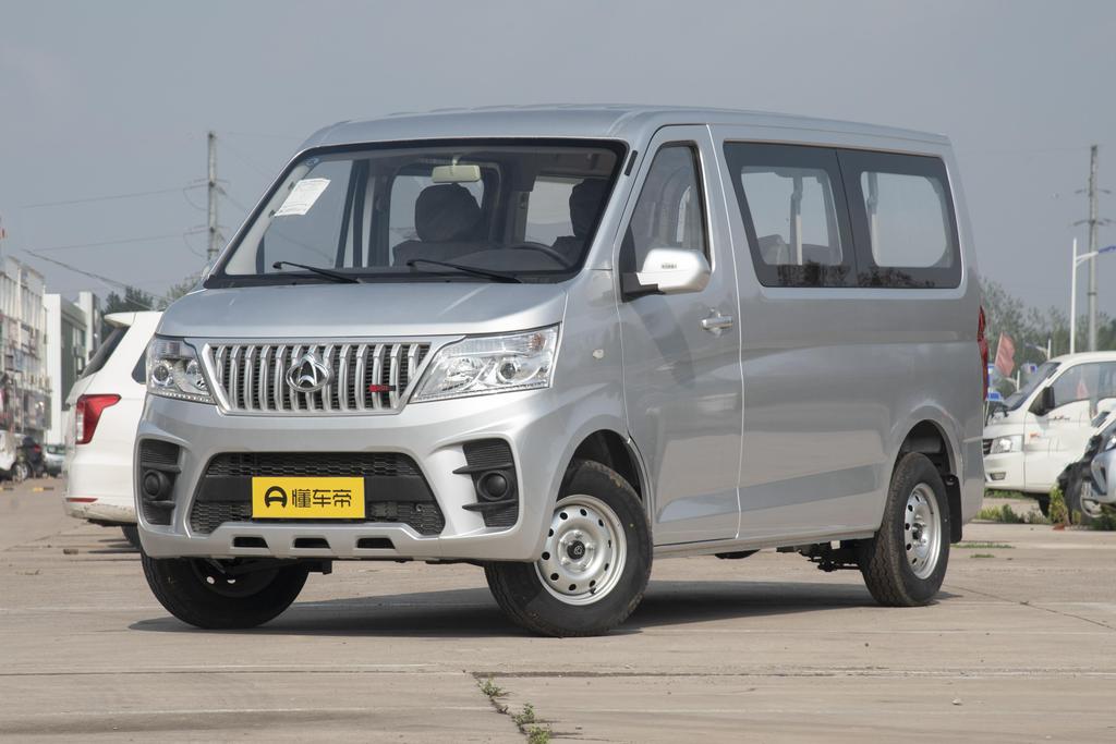 1.5L comfortable passenger car 6/7 seat back lift door