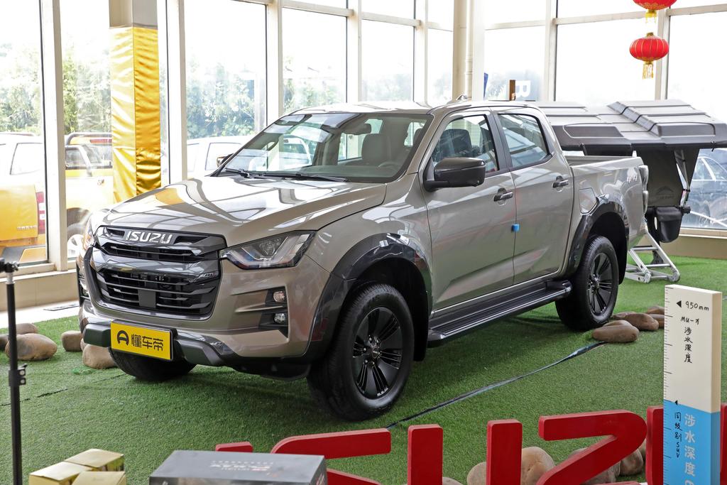 1.9T automatic four-wheel drive diesel V-CROSS Yueling RZ4E