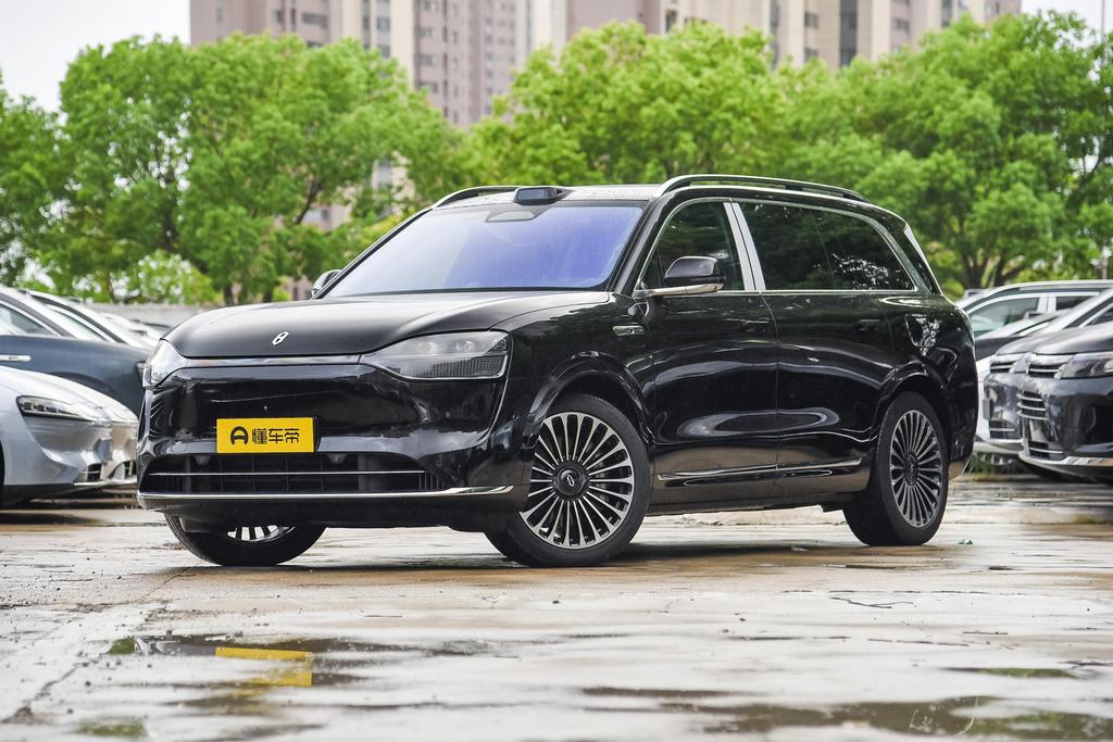 Extended range Ultra six-seater version