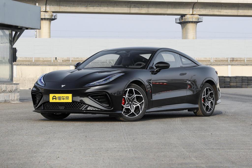 580 four-wheel drive version