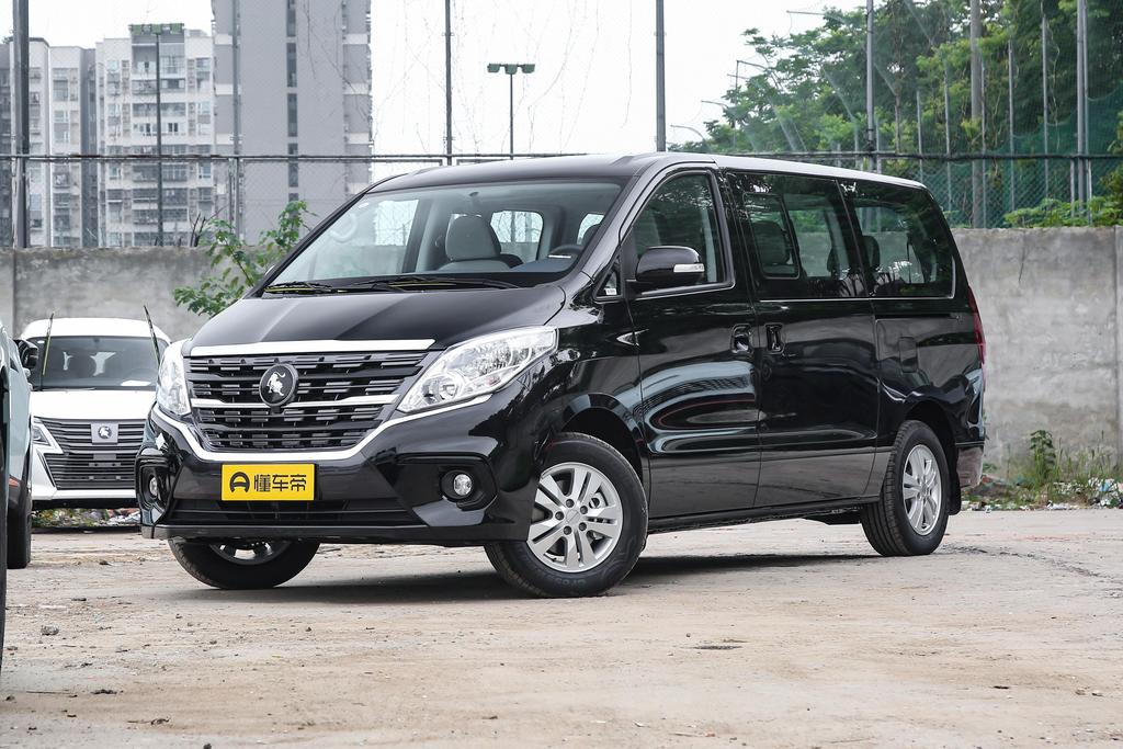 2.0 L CNG manual luxury 7-seater