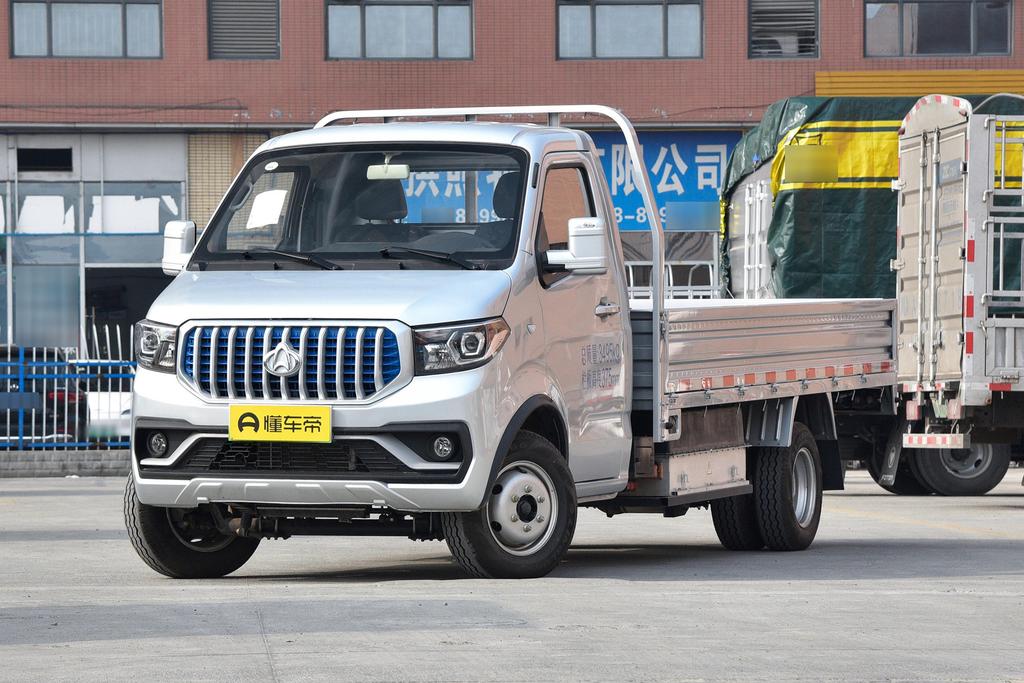 Luxury truck 57.6 kWh