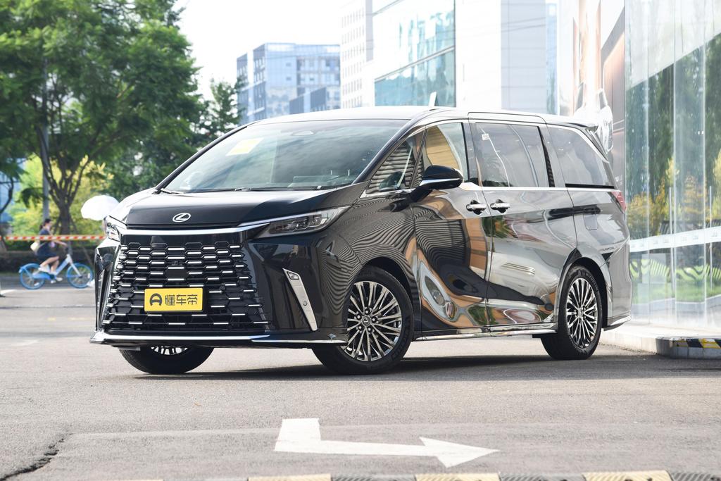 350h E-Four seven-seater Junya Edition