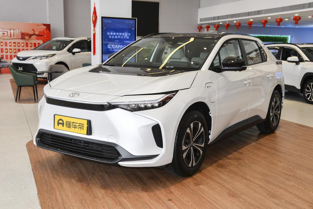 Four-wheel drive 560 MAX version