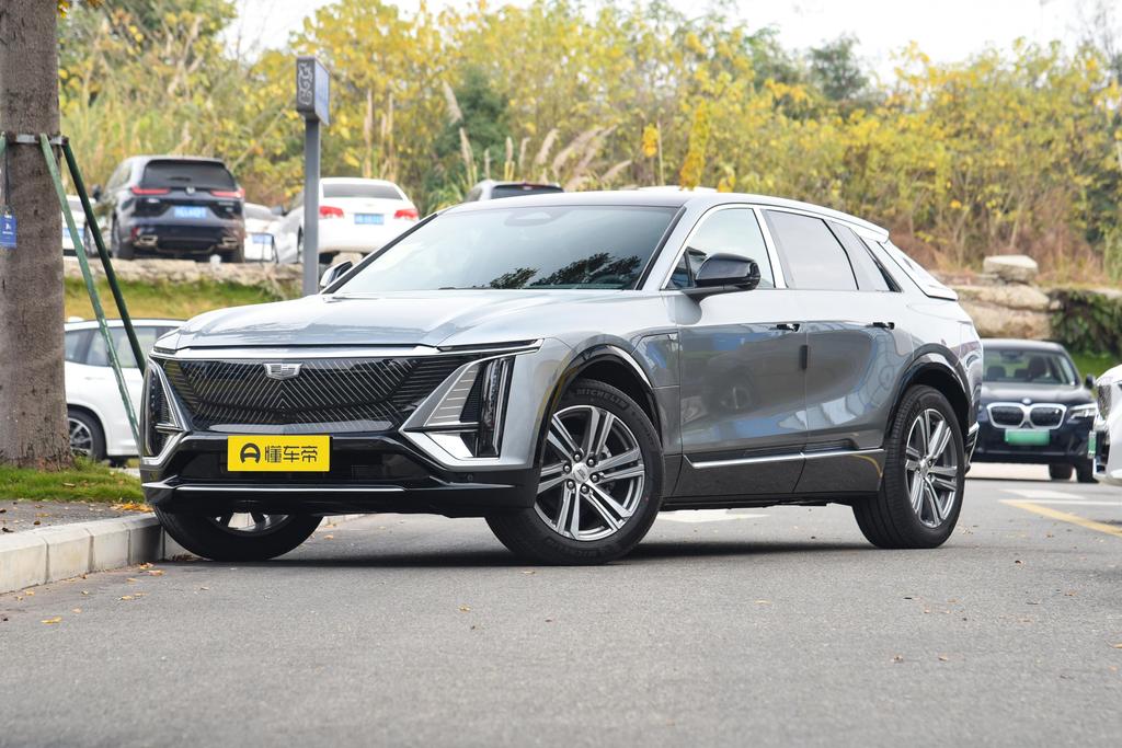 Rear drive Standard Battery life Deluxe Edition