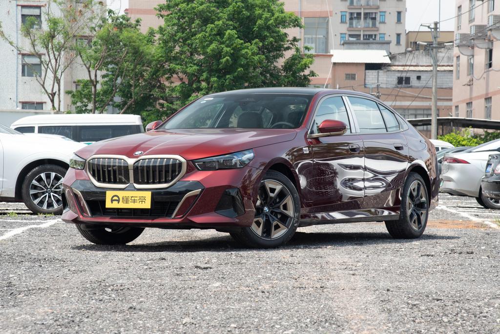 530Li leading M sports suit