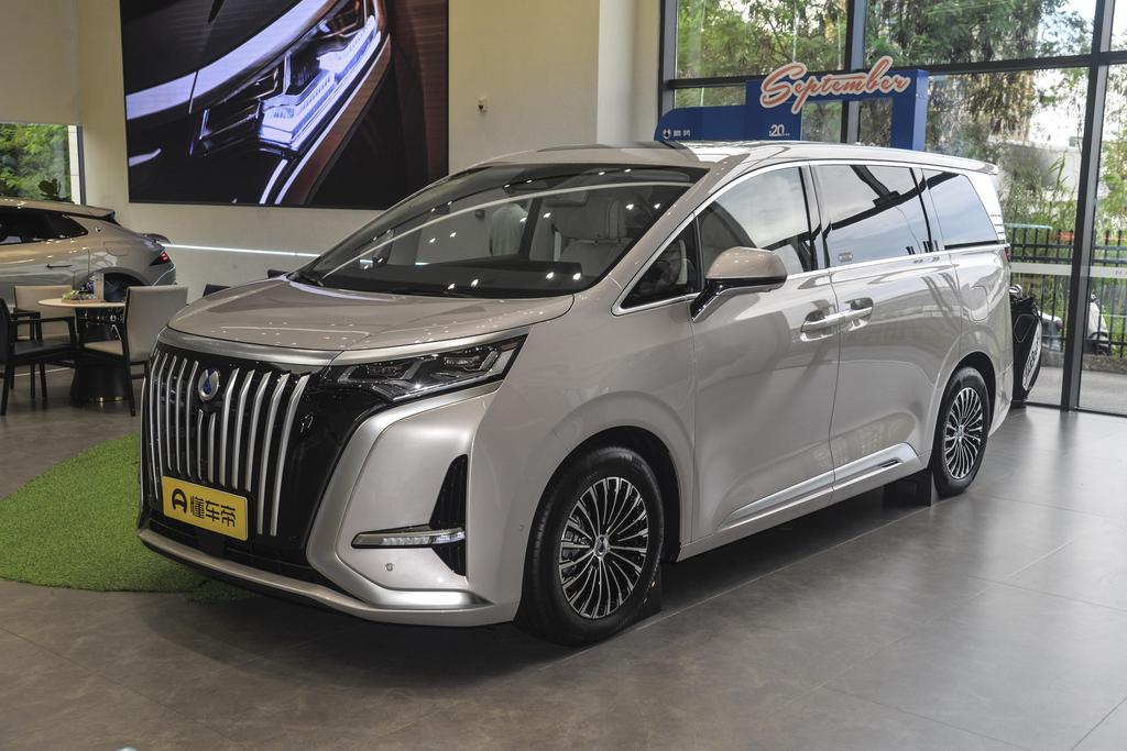 600 four-wheel drive flagship