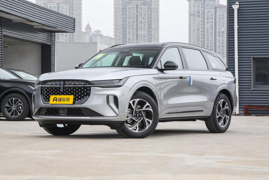 2.0T four-wheel drive Zunyi Hybrid version