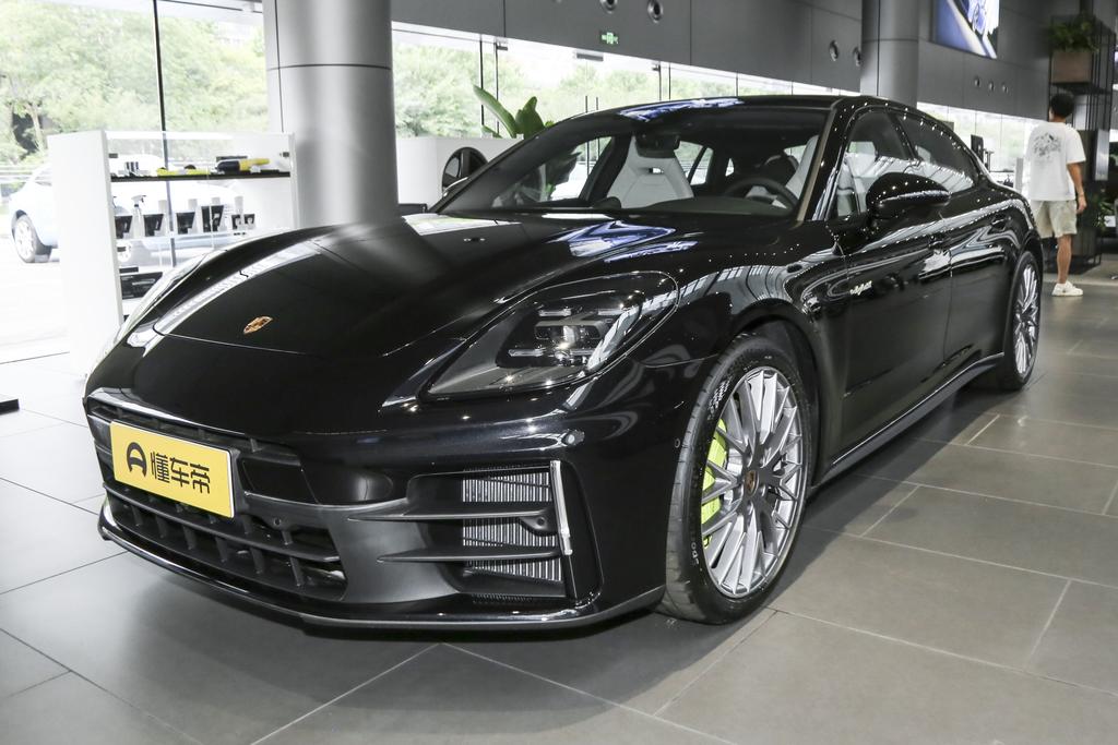Panamera 4 E-Hybrid Executive Extended Version 2.9T
