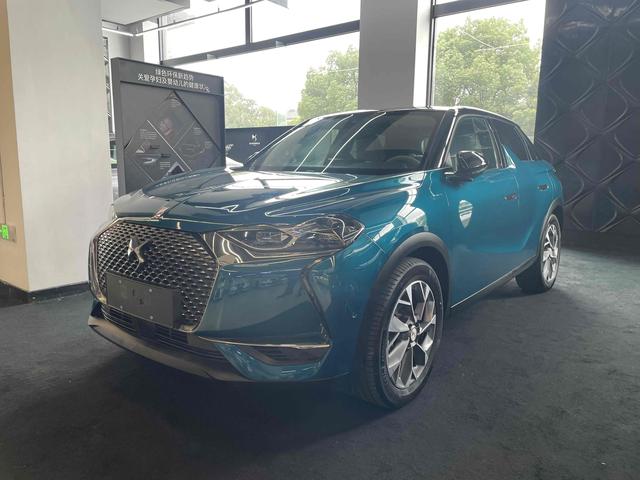 DS 3 EV 2021 E-Tense Right Bank Version