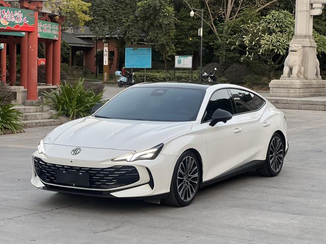 MG7 2023 2.0T automatic Beauty Hunting Luxury Edition
