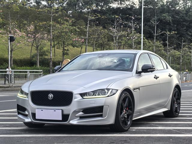 Jaguar XE 2018 2.0T 200PS two-wheel drive R-Sport sports version
