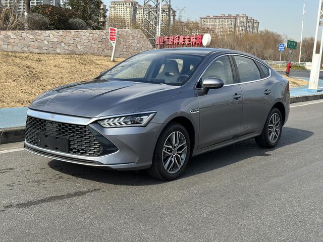 Qin PLUS DM 2024 Glory Version DM-i 120KM Leading Type