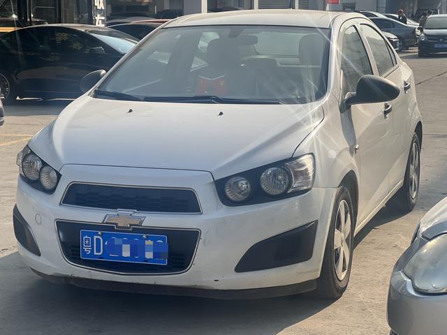 Aiweiou 2014 Sedan 1.4 SE MT Leyou Edition